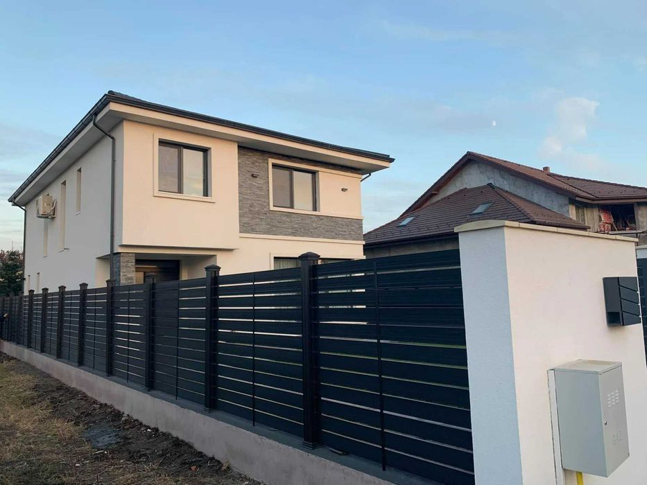 Garduri din panouri stil jaluzele, sipca metalica, tabla, plasa si BCA