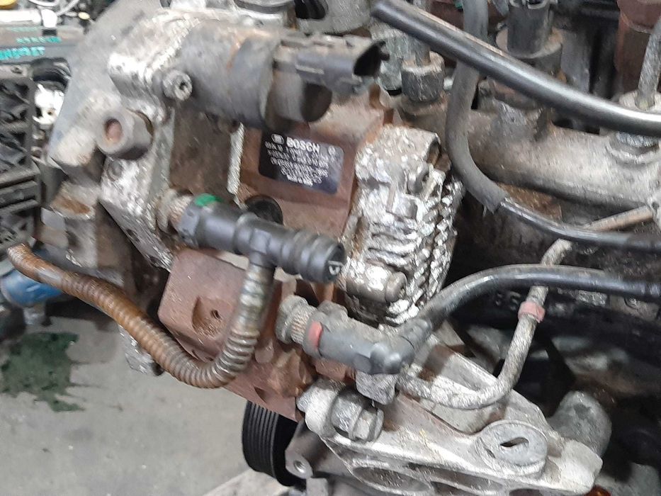 pompa inalta 1.9 dci renault scenic 2  laguna 2 8200108225  0445010075