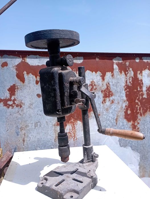 Ръчна Пробивана машина