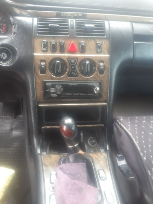 Машина Mercedes двигатель 2.3