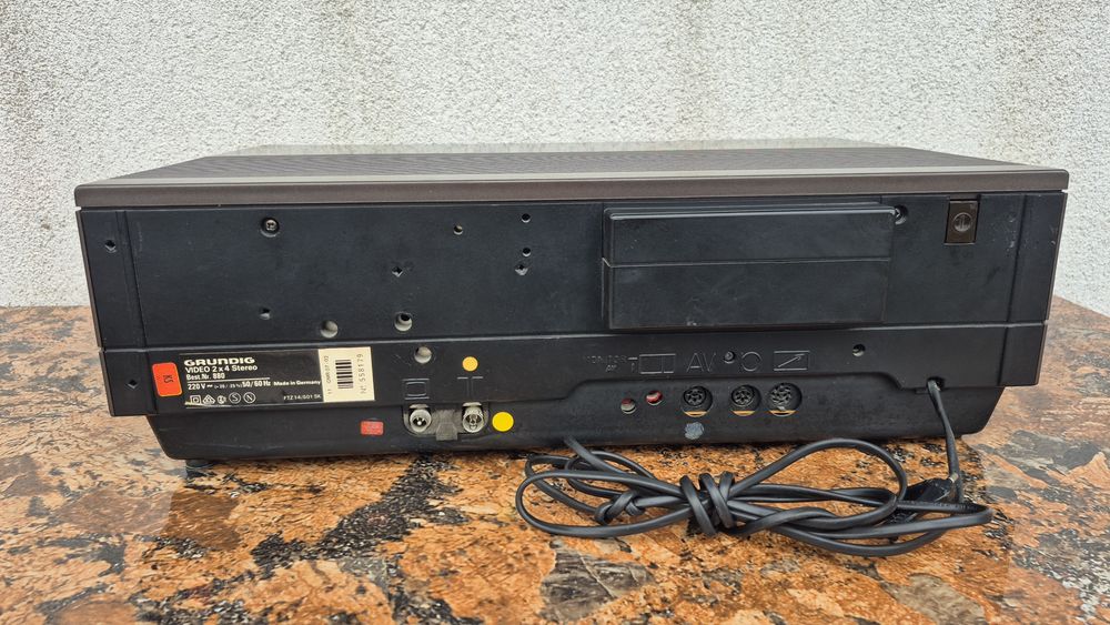 Vând video casette 2000 marca Grunding model 2x4 fabricat made Germany