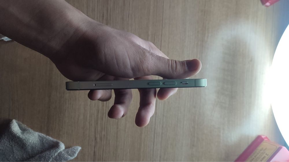 Обмениваю айфон 12 мини