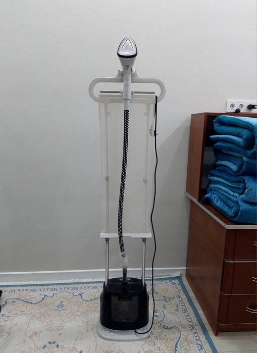 Паровой утюг, отпариватель для одежды