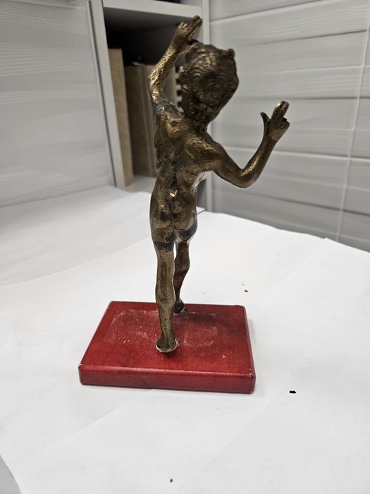 Statueta bronz , bărbat bronz
