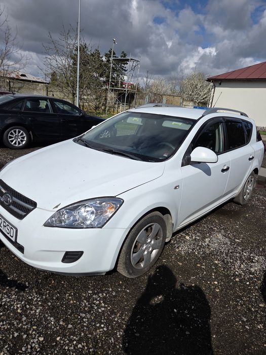 Vand Kia Ceed 1.4 benzina