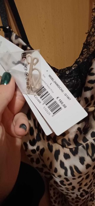 Леопардова сатенена рокля с цепка Guess, оригинална, НОВА