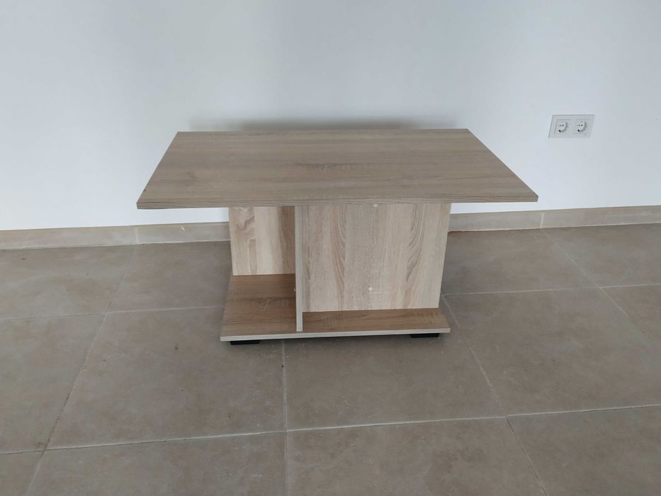 Дървени стилни масички идеални както за домашно ползване така и за бар