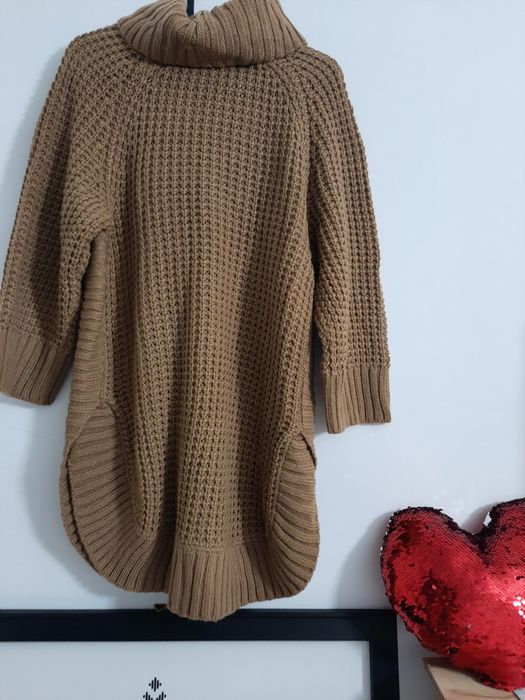 Pulover maro nou pret 50 lei