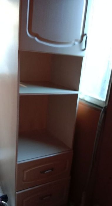 Продам  шкаф-пенал