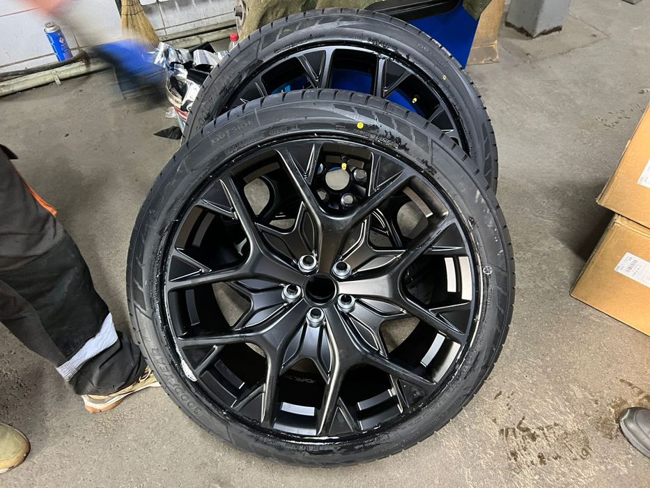 Шины летние Goodyear 255/45/R22