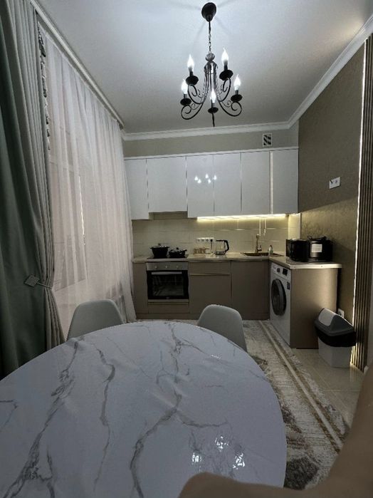 Подселение девушка студент