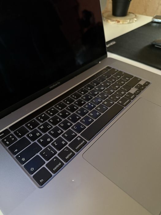 Mac book pro 16 / i7 /512 gb