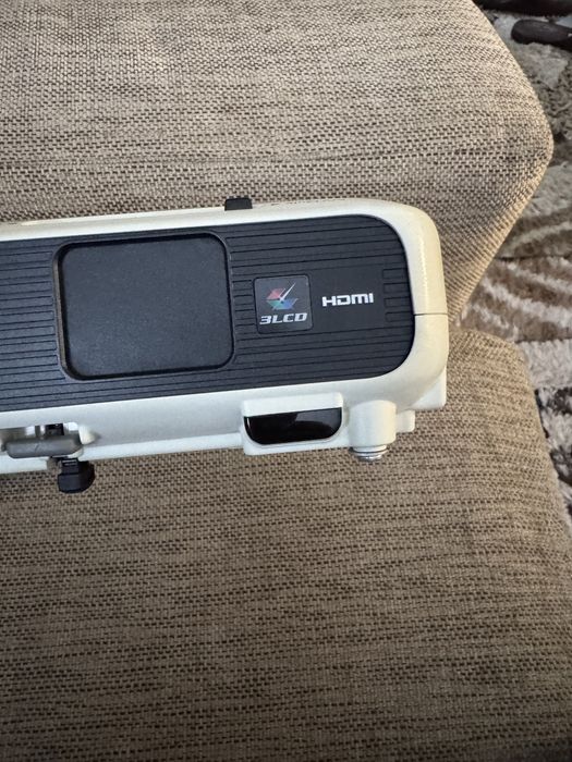 Продам проектор EPSON EB-S04