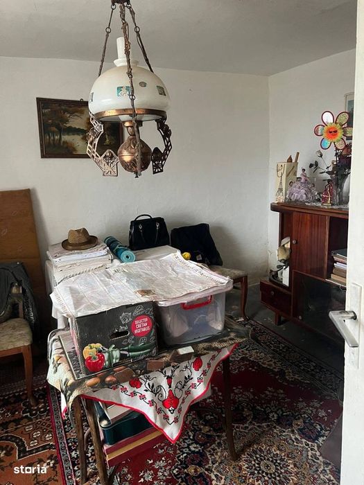 De vanzare casa batraneasca cu anexe, teren de 5000mp in Comuna Cordun