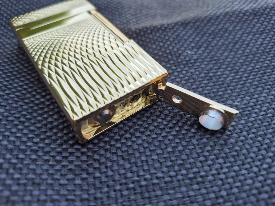 Луксозна газова запалка Derui с подарък резачка за пури,четири цвята