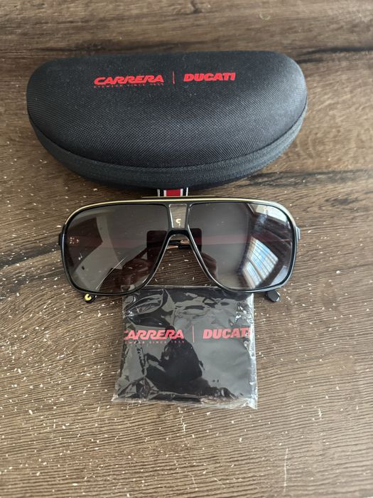 Слънчеви очила Carrera. Носени 3 пъти