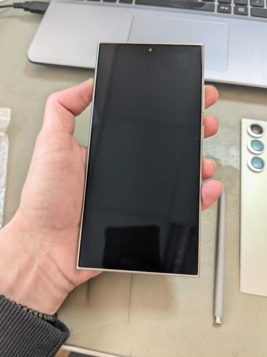 Samsung Galaxy S24 ultra piese