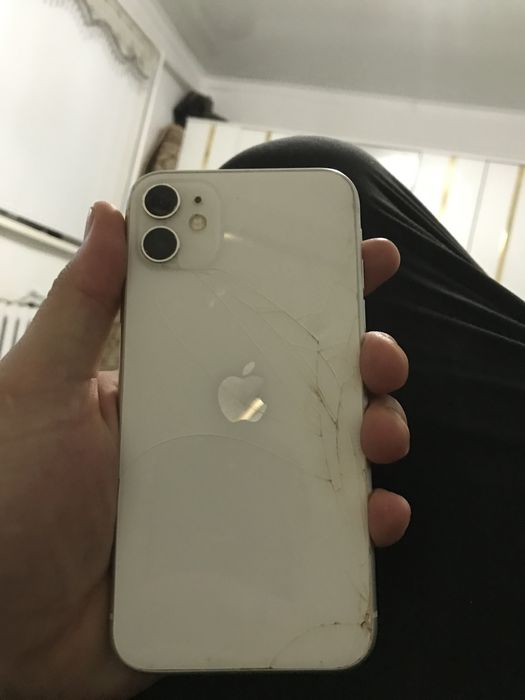 Iphone 11 64 gb  сатылады