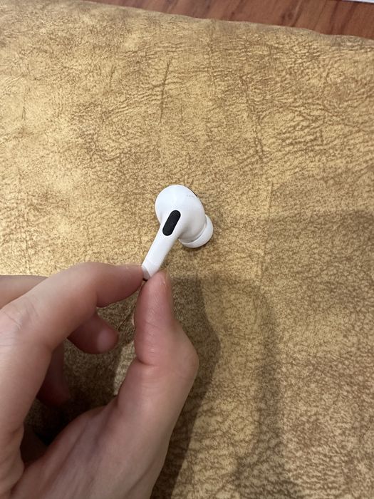 Наушник правый Airpods pro