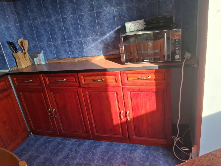 Кухня от масивно дърво