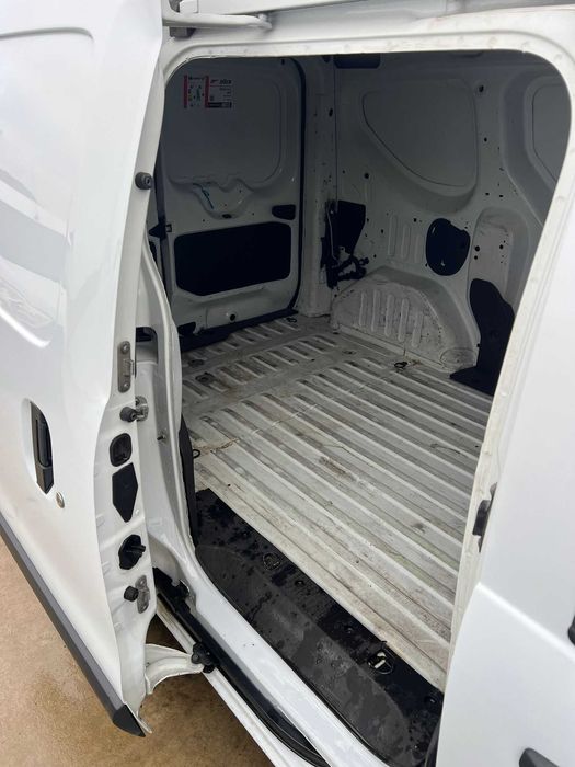 vand dacia dokker 2018 benzina 1,6  cu gaz 215000 km