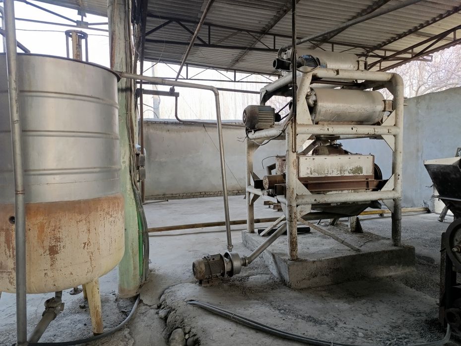 Консерва завод ва унинг жихозлари ишчи холатида