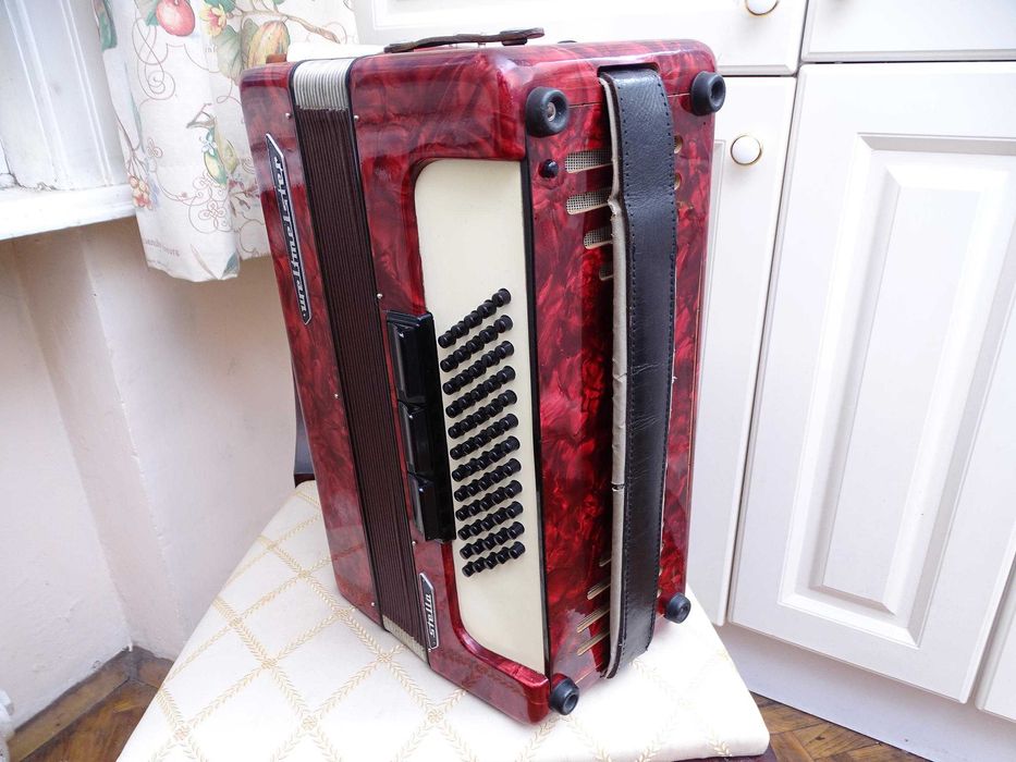 Акордеон Велтмайстер Стела 60 баса