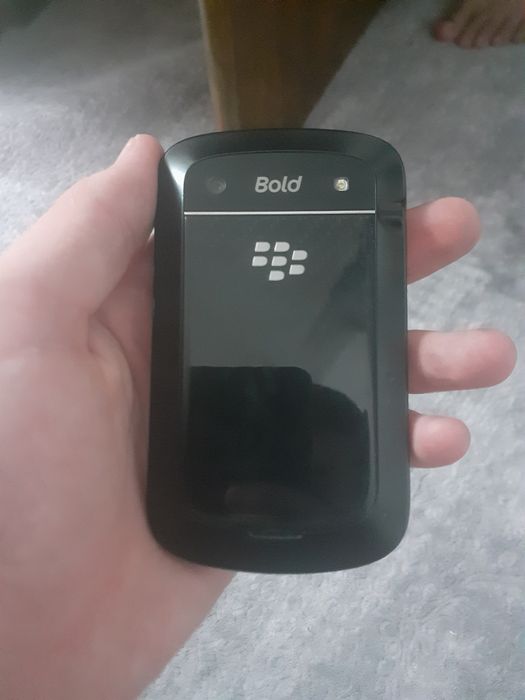 Telefon blackberry 9900-ca nou