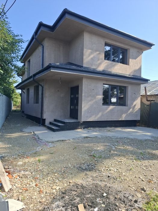 Casa de vanzare in comuna Valea Calugareasca