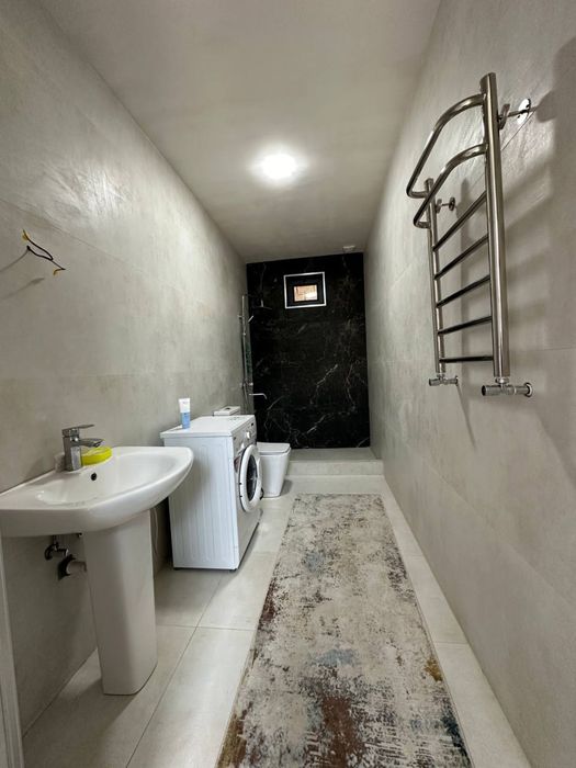 Уч кахрамон  постидан 6 км кирганХожи ота 2 этажли 5 соток уй сотилади