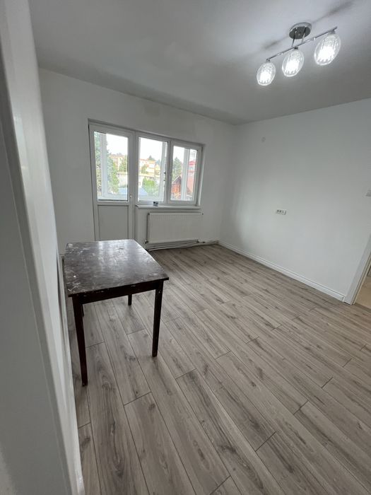 Vand apartament 2 camere