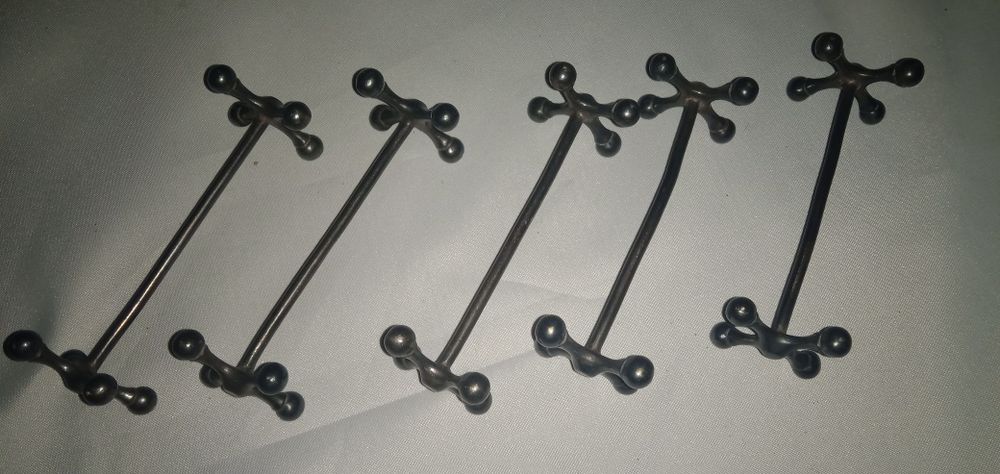 Продаются подставки для столовых приборов и щипцы