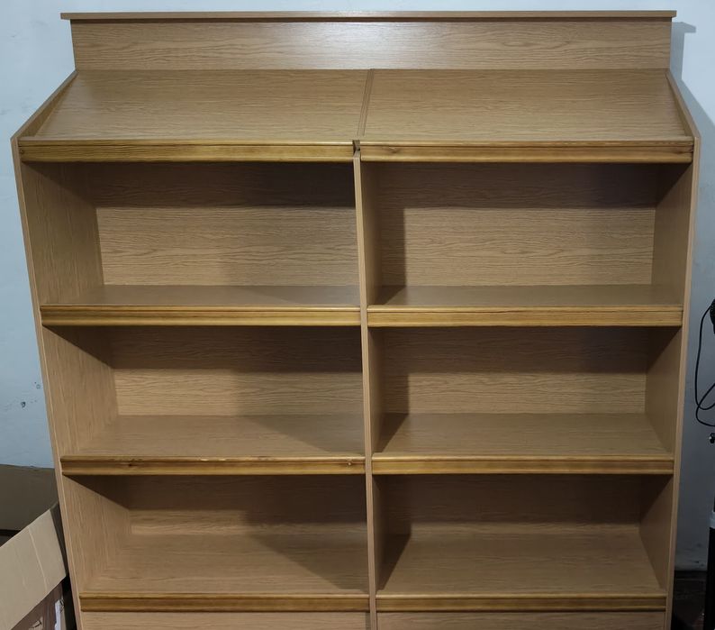 Шкаф для магазина