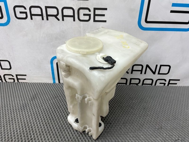 Продам бачок омывателя на мерседес W202