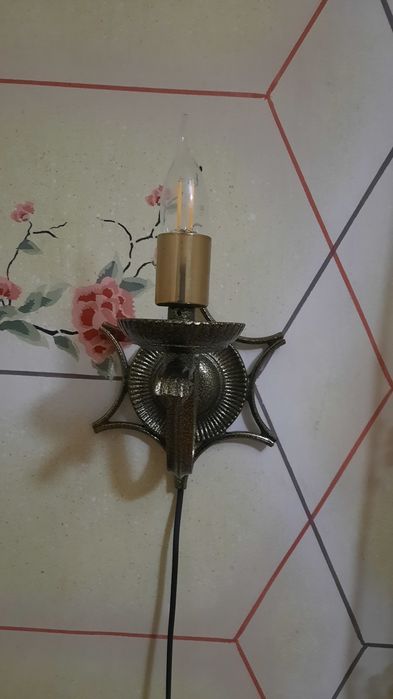 Настенный светильник бра.