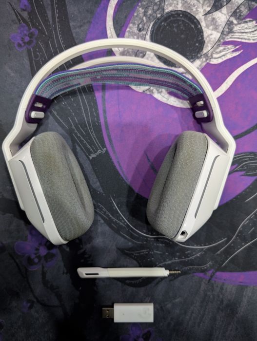 Продам наушники logitech g733