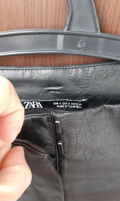 Fusta Zara piele, mar S