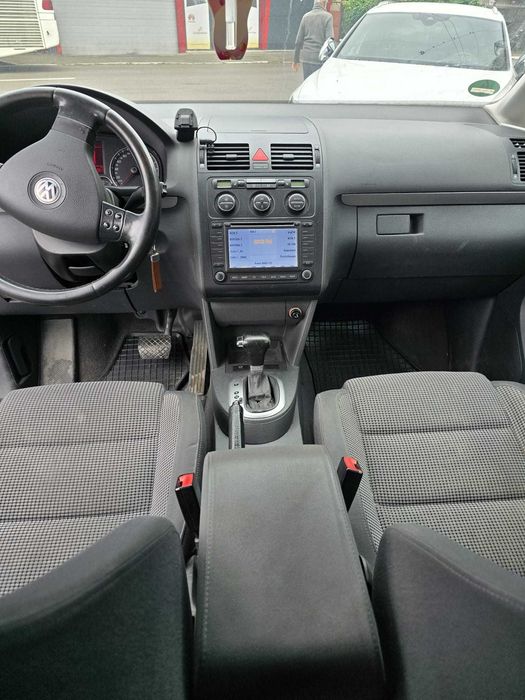 VOLKSWAGEN Touran 2005 — imagine 5