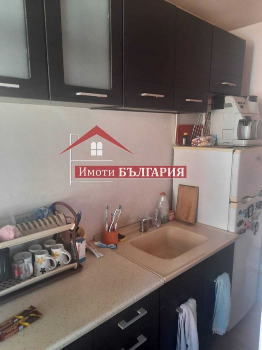 Къща на три етажа + Гараж в гр. Карлово