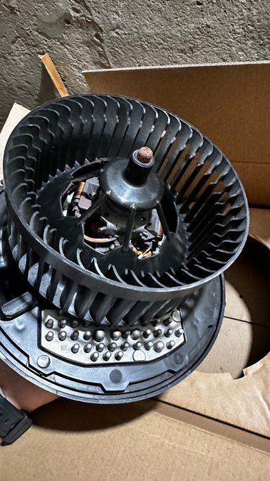 Перка за климатик на автомобил VW марка Valeo