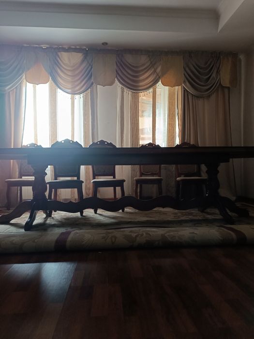 Стол деревянный со стульями