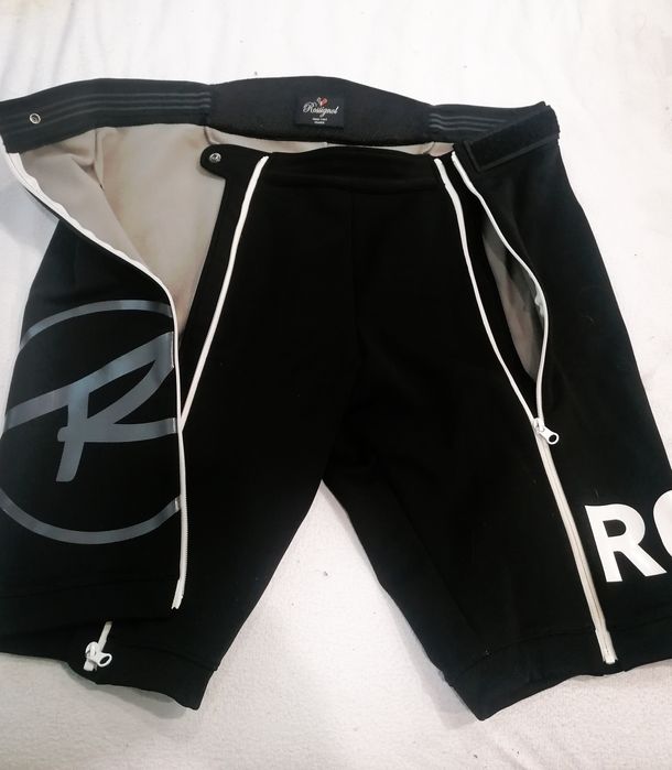 Продавам почти нови състезателни къси гащи на Rossgnol