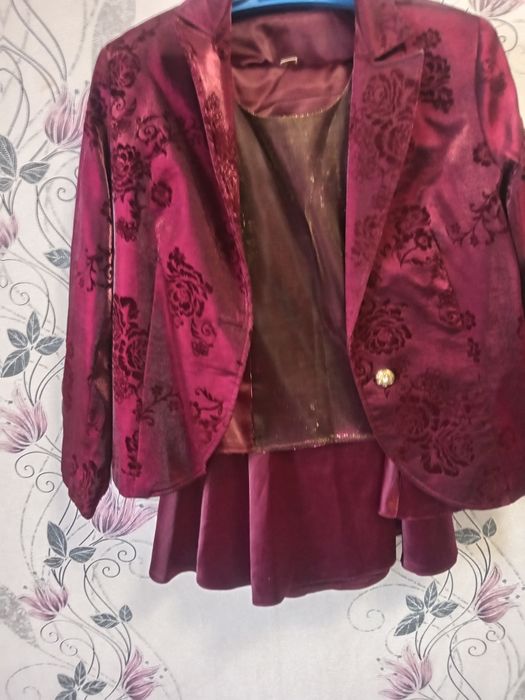 Продам женскую одежду