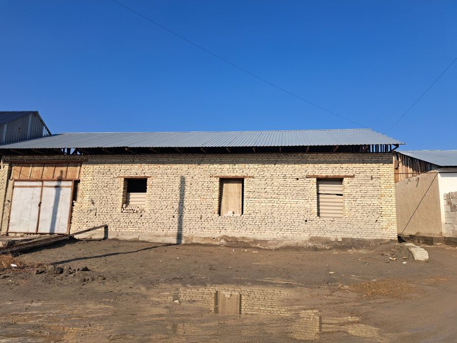 Продаётся  недастроеное  участок,