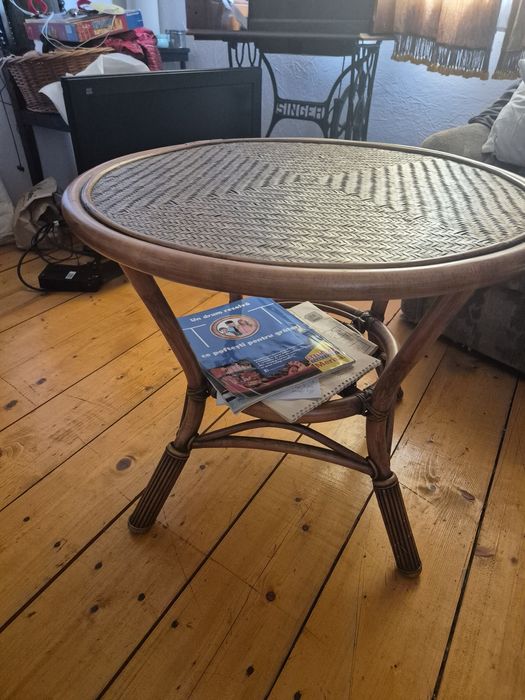 Masuta rotunda ratan vintage,stil retro/boho