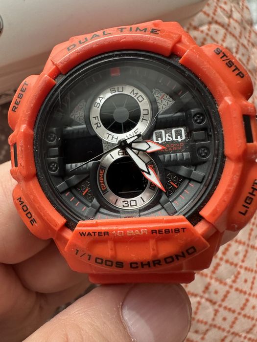 Продам водонепроницаемые спортивные часы Q&Q