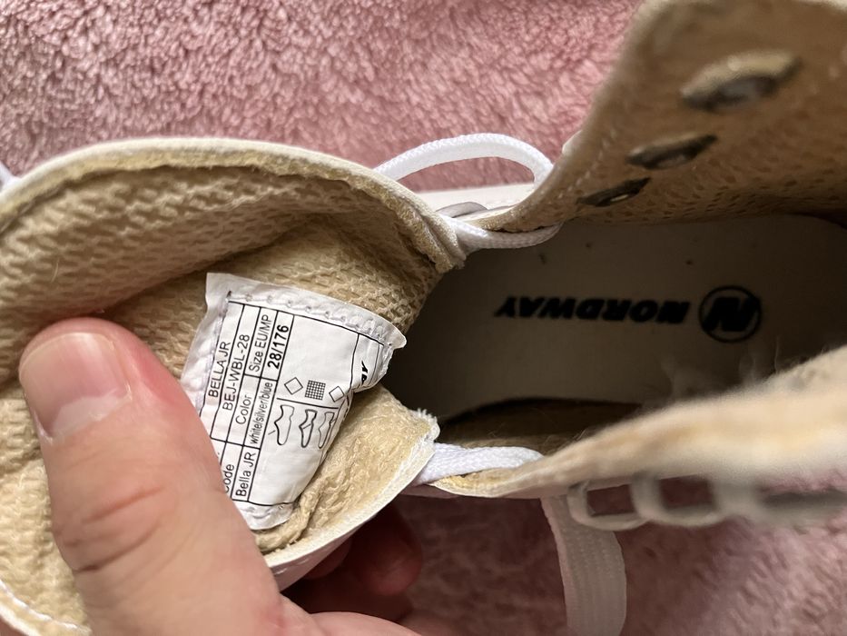 Продам коньки