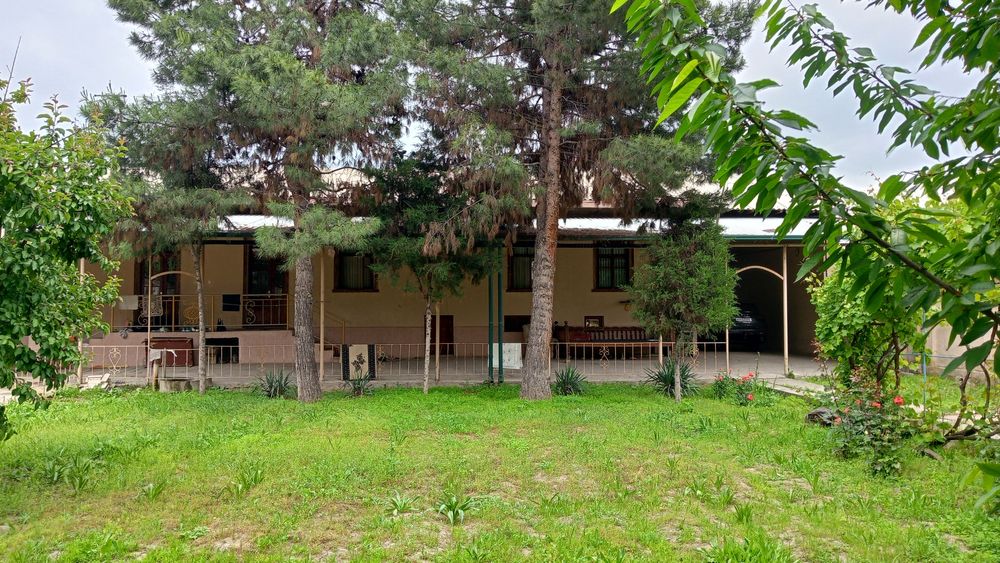 Tabiat bag‘ridagi tinch va shinam uy sotiladi