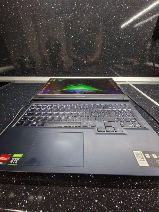 За ученика Геймърски  Lenovo legion 5 RTX 3070 AMD 5600H