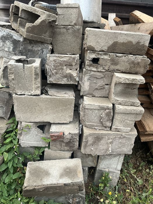 отдам бесплатно пескоблоки
